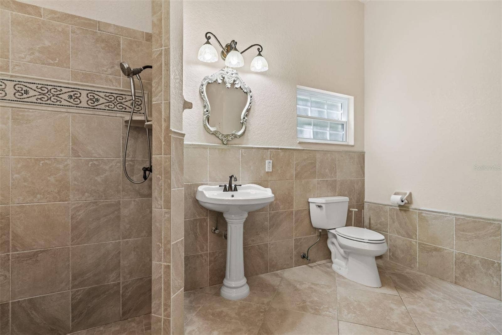 1685 MANOR WAY, Deland, FL 32720 1685 MANOR WAY, Deland, FL 32720
