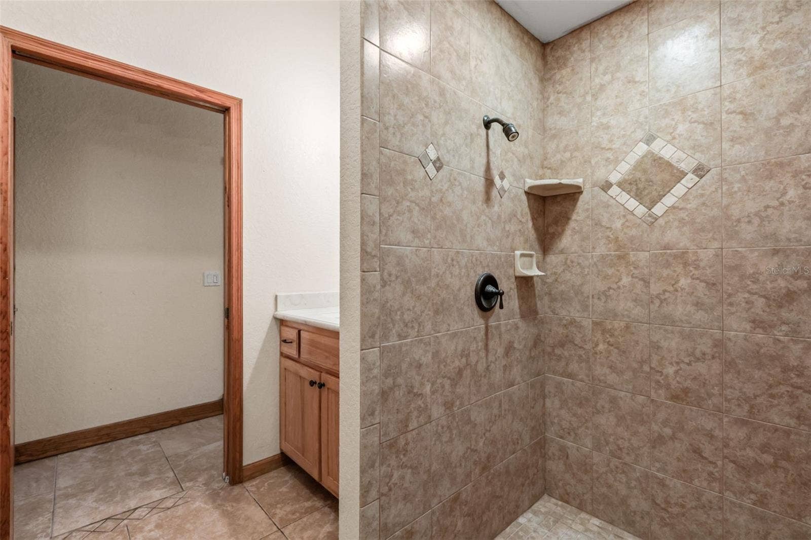 1685 MANOR WAY, Deland, FL 32720 1685 MANOR WAY, Deland, FL 32720