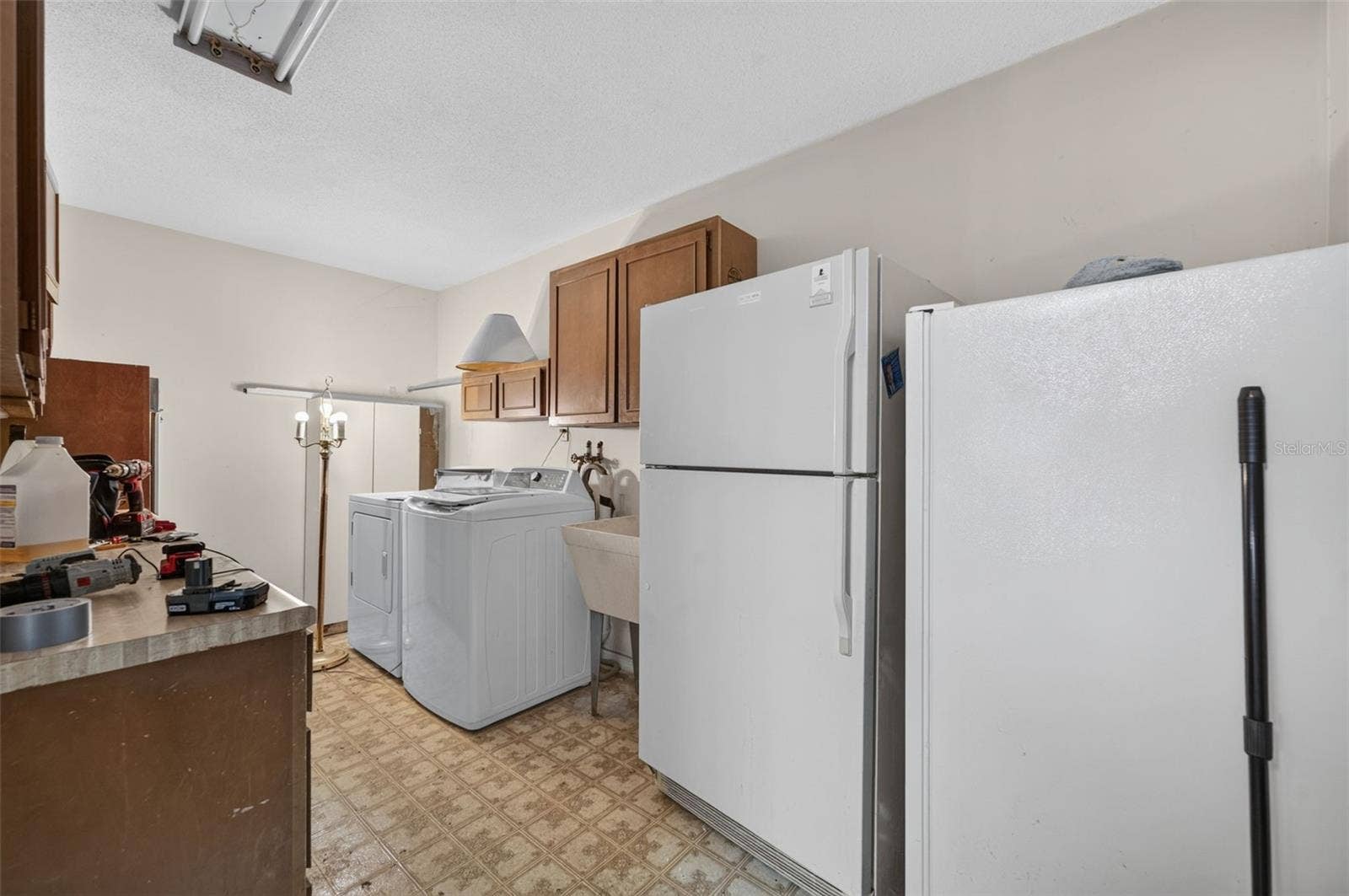 3513 MARWOOD DRIVE, Orlando, FL 32806 PANTRY AND LAUNDRY ROOM