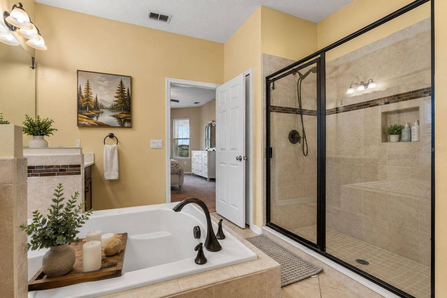 589 BLUE CYPRESS DRIVE, Groveland, FL 34736 Primary Spa Bathroom