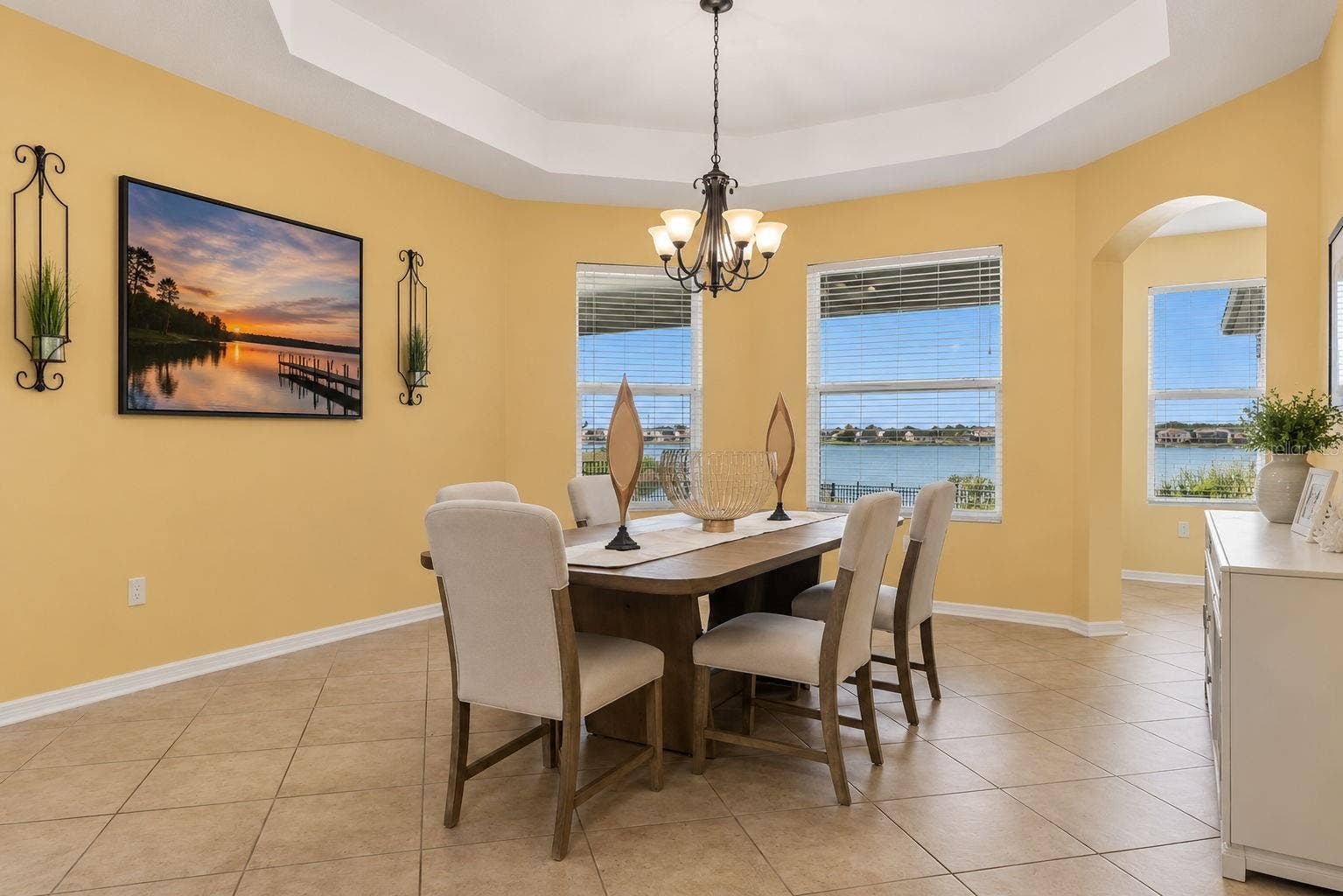 589 BLUE CYPRESS DRIVE, Groveland, FL 34736 Views of the lake while dining.