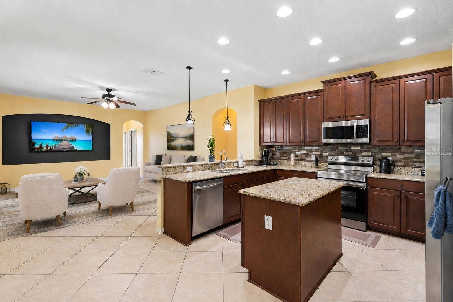 589 BLUE CYPRESS DRIVE, Groveland, FL 34736 Virtually Staged