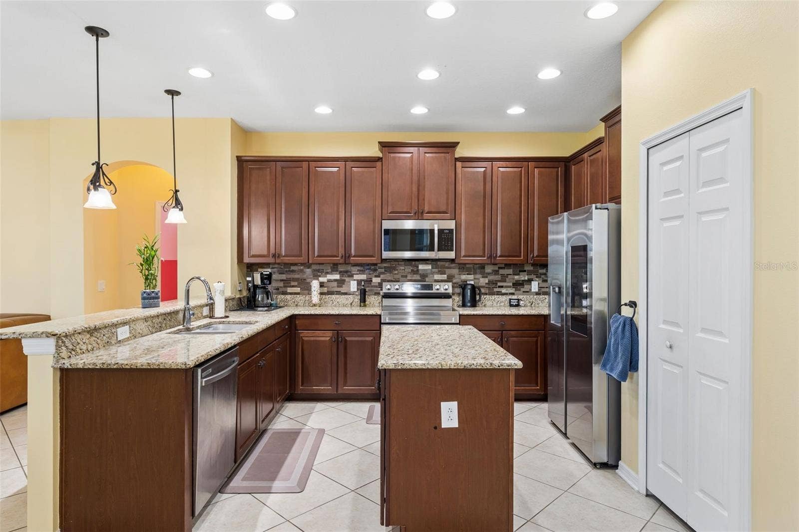 589 BLUE CYPRESS DRIVE, Groveland, FL 34736 589 BLUE CYPRESS DRIVE, Groveland, FL 34736