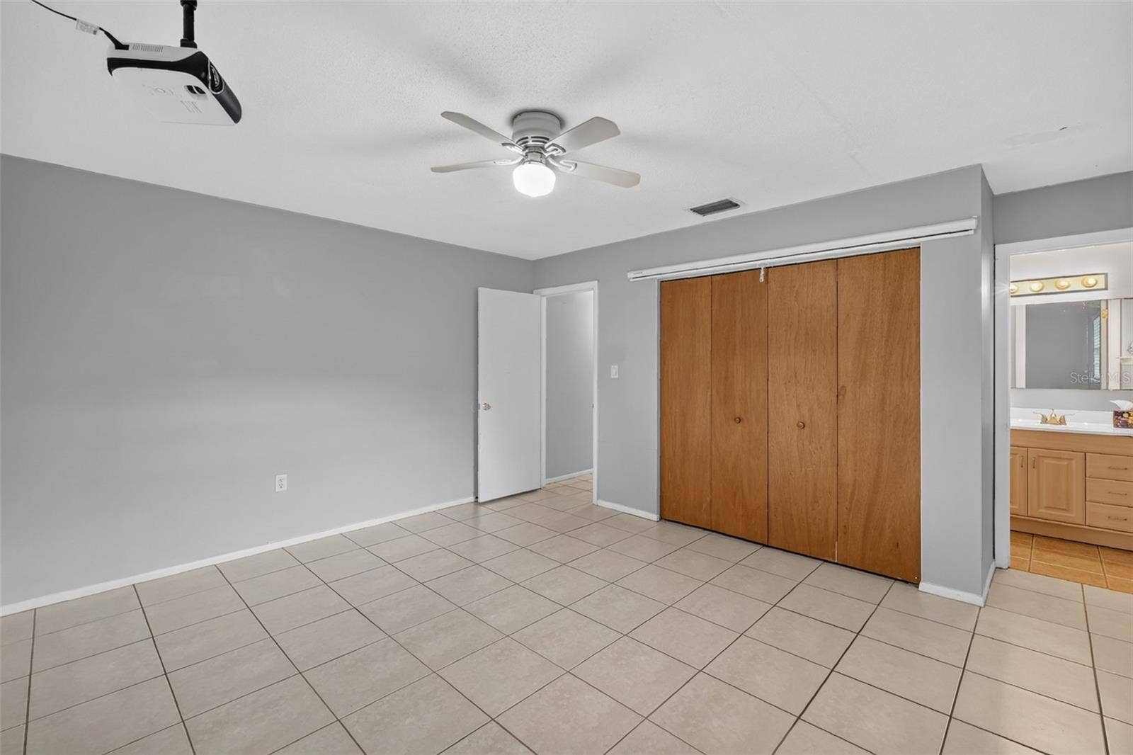 1305 ORANGE AVENUE, Tavares, FL 32778 Primary Bedroom Ensuite