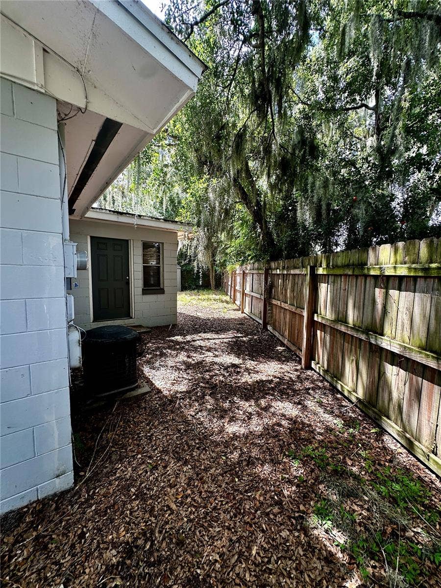 1305 ORANGE AVENUE, Tavares, FL 32778 1305 ORANGE AVENUE, Tavares, FL 32778