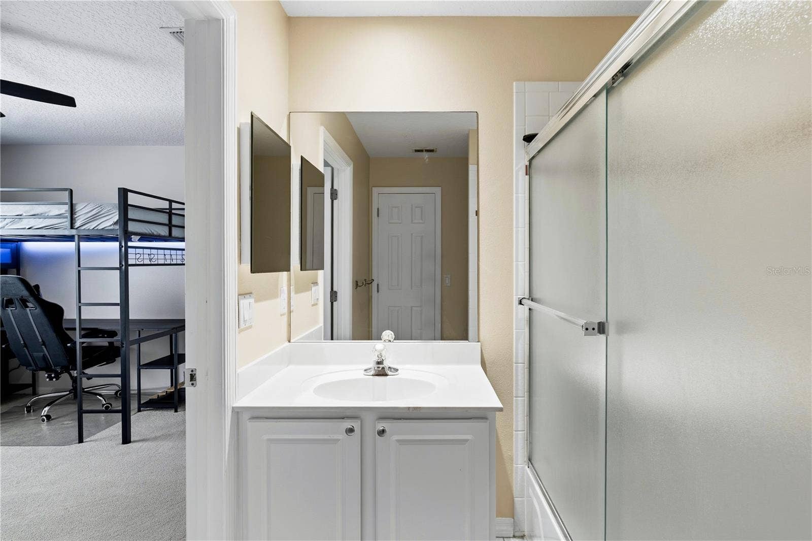 10355 EMERALD WOODS AVENUE, Orlando, FL 32836 10355 EMERALD WOODS AVENUE, Orlando, FL 32836