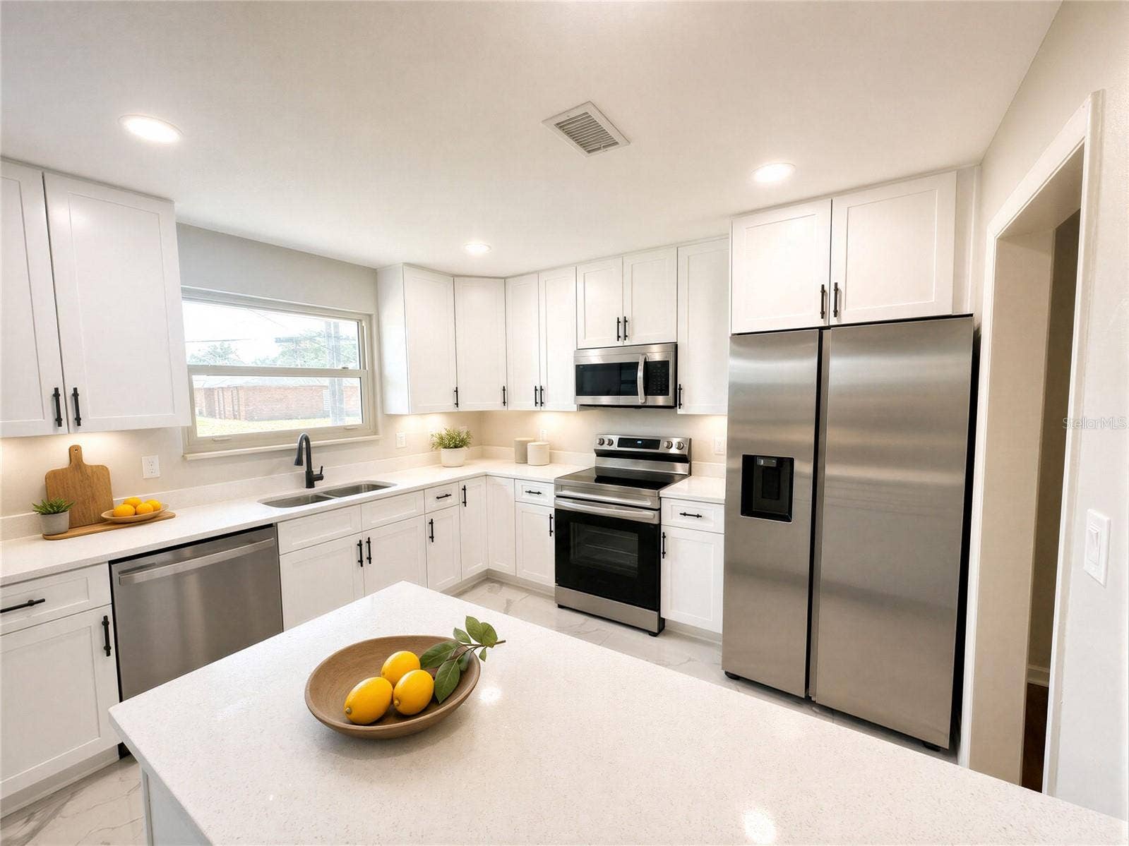 172 SEMINOLE DRIVE, Ormond Beach, FL 32174 172 SEMINOLE DRIVE, Ormond Beach, FL 32174