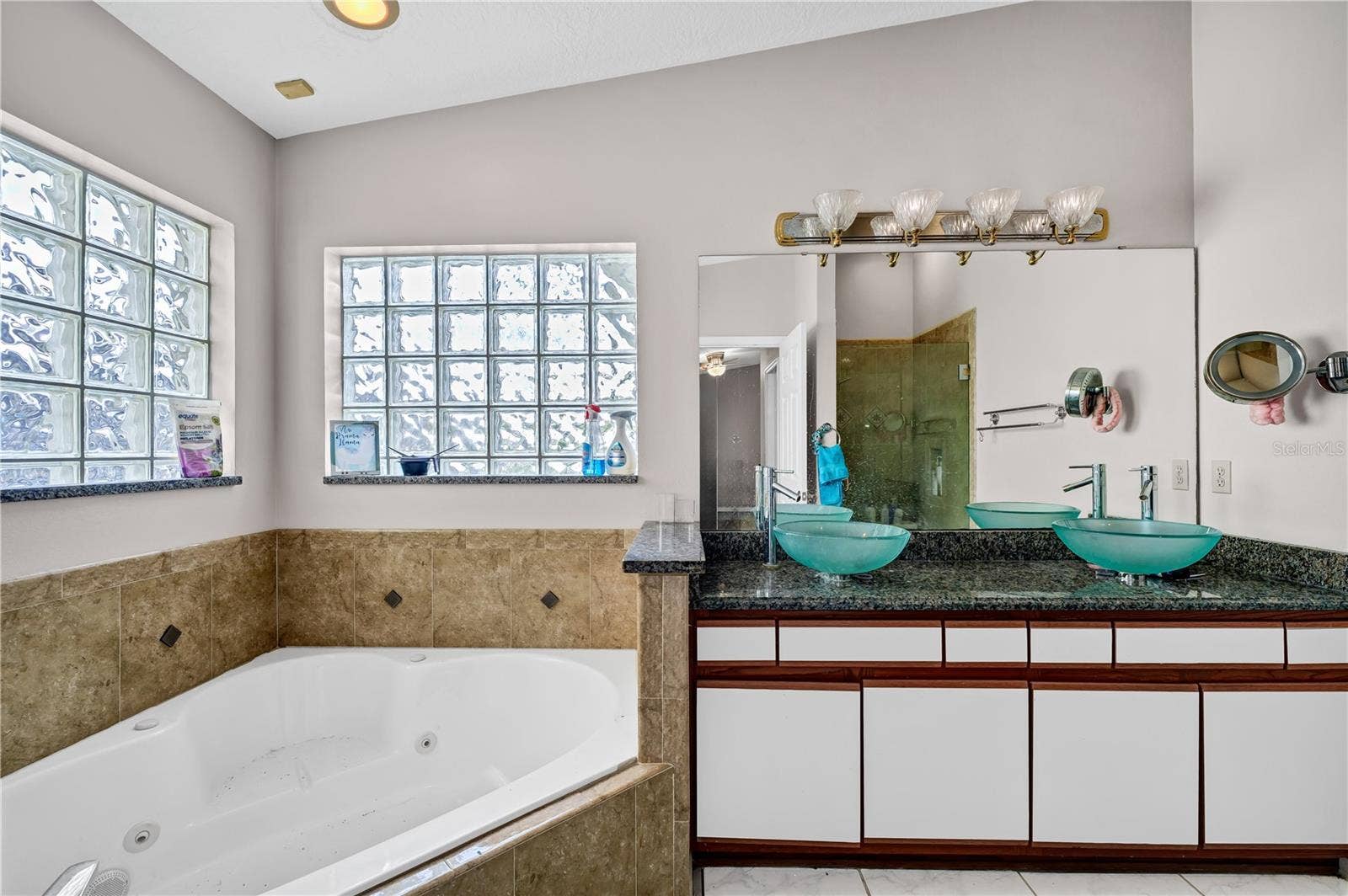 2619 HERON LANDING COURT, Orlando, FL 32837 Master bathroom