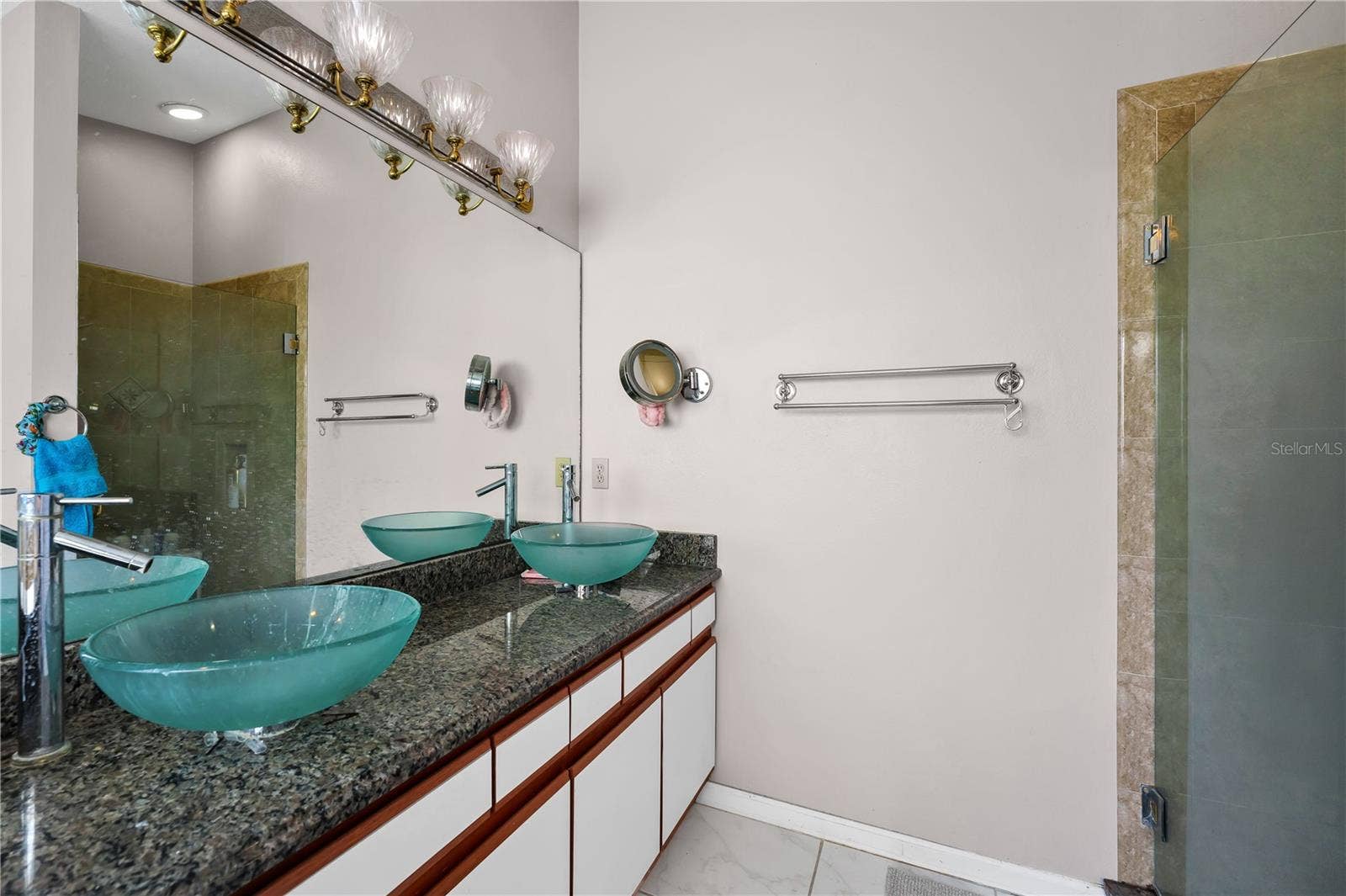 2619 HERON LANDING COURT, Orlando, FL 32837 Master bathroom