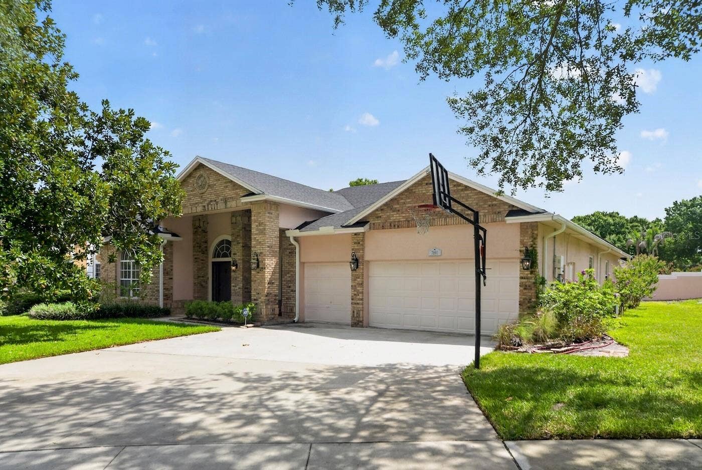 7691 BELVOIR DRIVE, Orlando, FL 32835 7691 BELVOIR DRIVE, Orlando, FL 32835