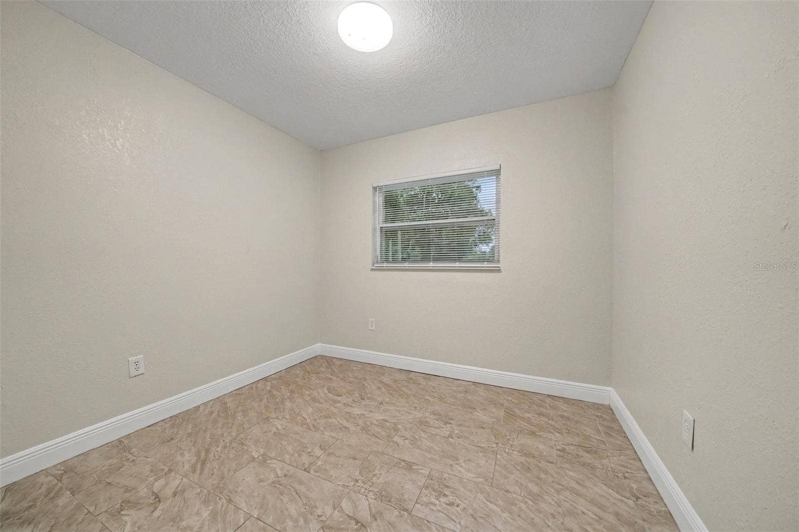 1339 E JACKSON AVENUE, Mount Dora, FL 32757