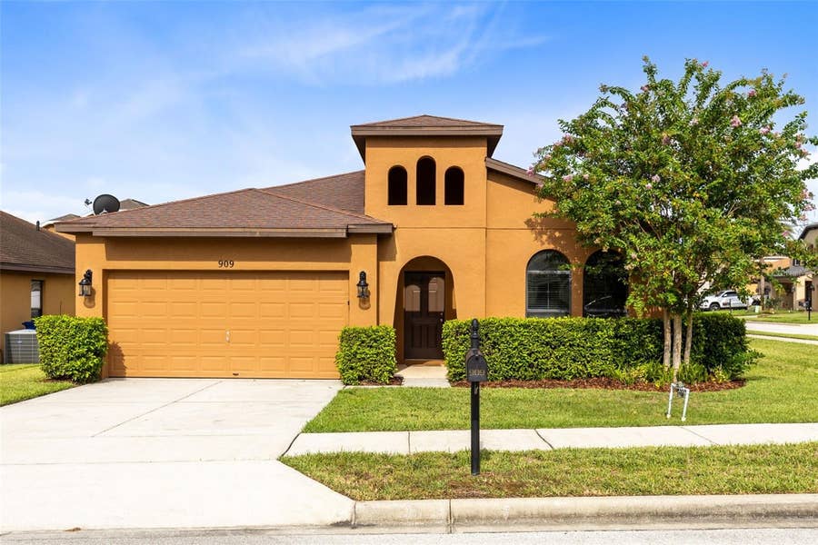 Property photo for 909 WOODS LANDING DRIVE, Minneola, FL