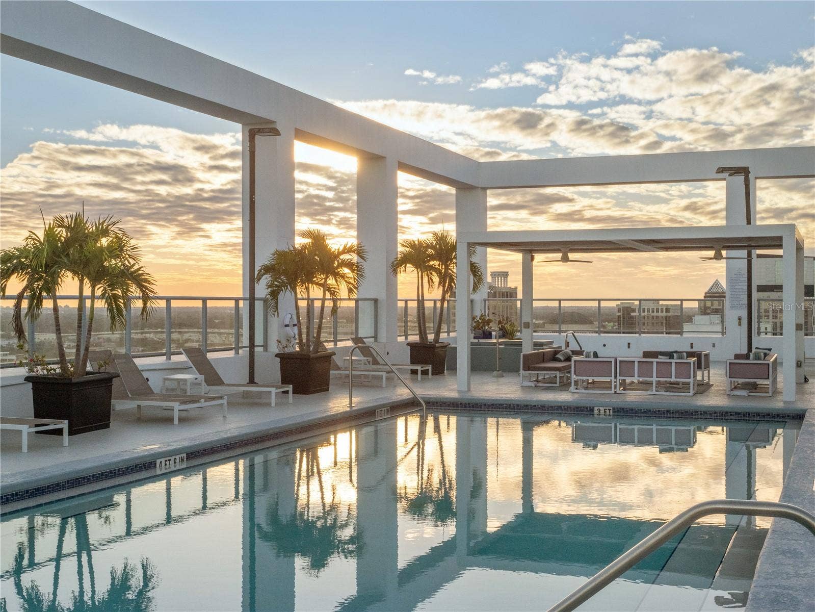 260 S OSCEOLA AVENUE, #1001, Orlando, FL 32801 Pool