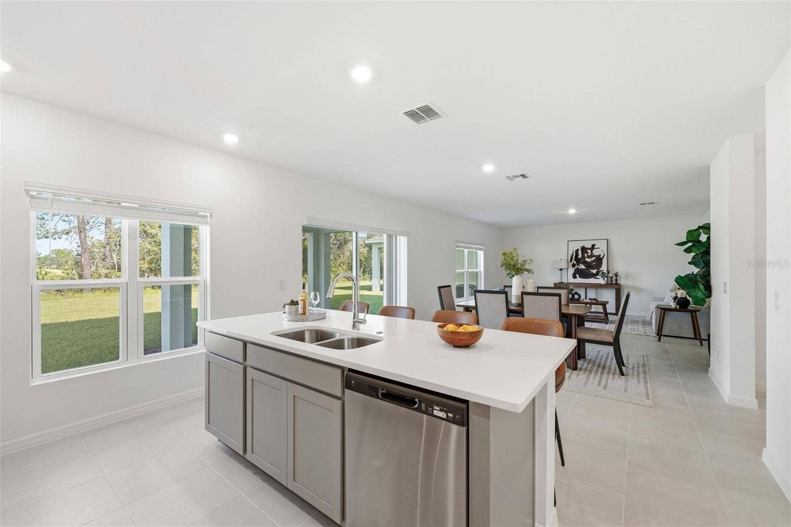 748 FARFIELDS STREET, Deland, FL 32724 Kitchen / Great Room