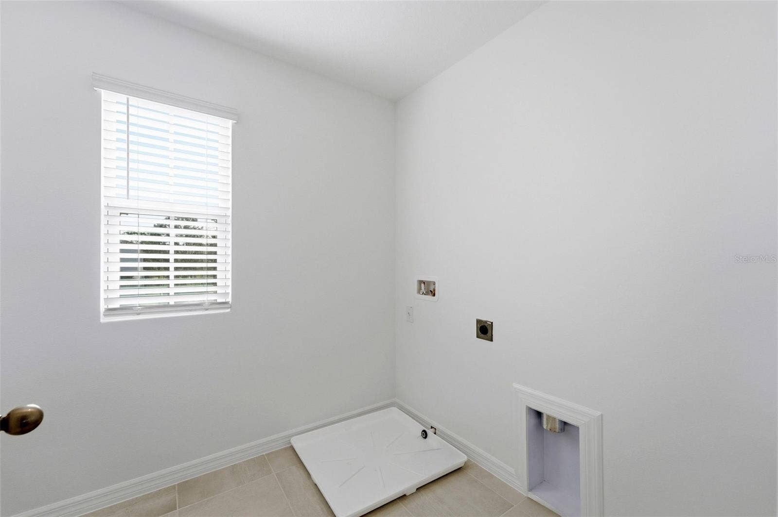 748 FARFIELDS STREET, Deland, FL 32724 Laundry Room