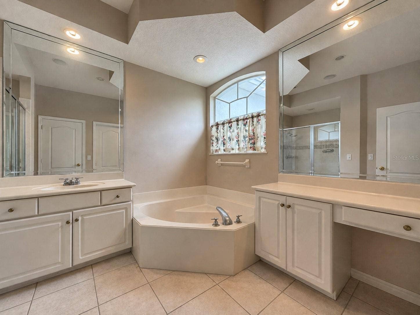 3637 DEVEREAUX COURT, Orlando, FL 32837 3637 DEVEREAUX COURT, Orlando, FL 32837