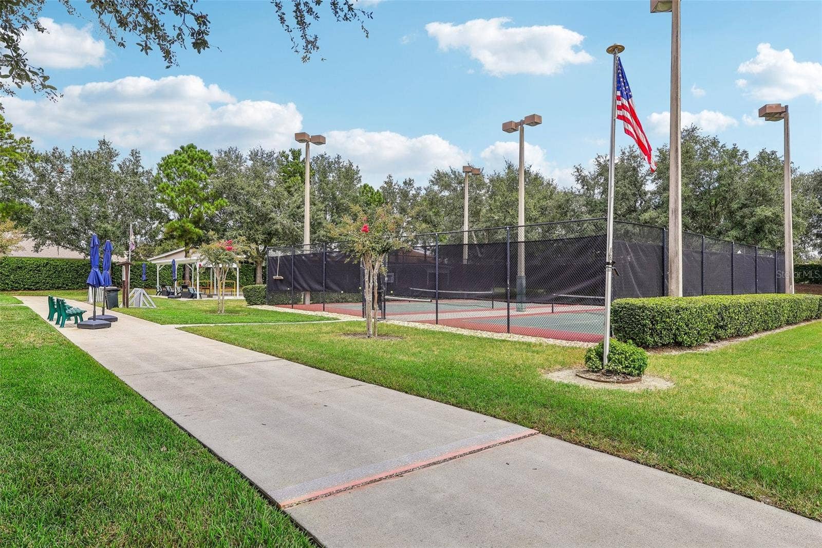 27143 ROANOKE DRIVE, Leesburg, FL 34748