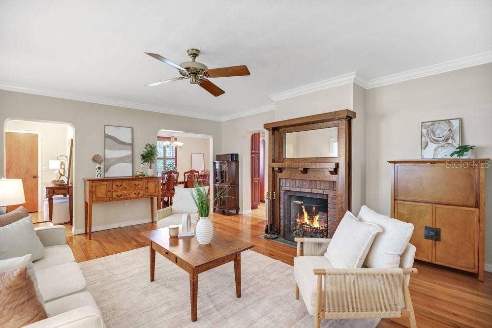 601 WESTMINSTER STREET, Orlando, FL 32803 Formal Living Room Custom Tiger Maple Wood Mantle