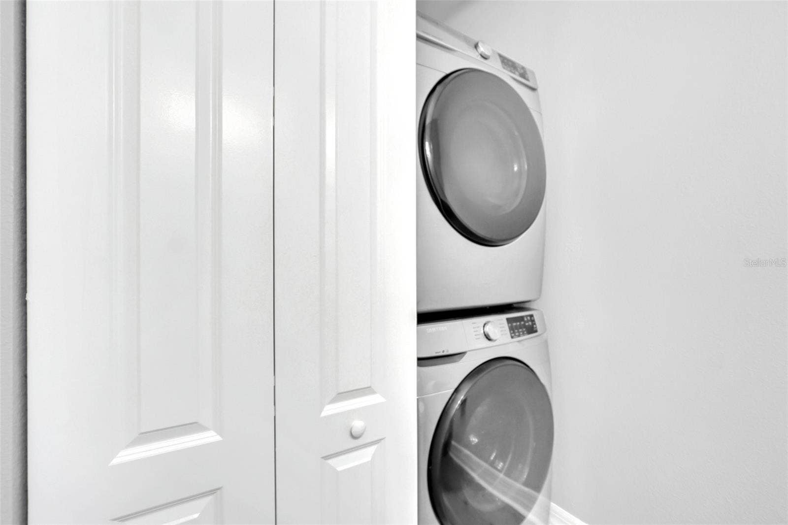 500 MIRASOL CIRCLE, #205, Celebration, FL 34747 Full Size Upgraded Washer and Dryer