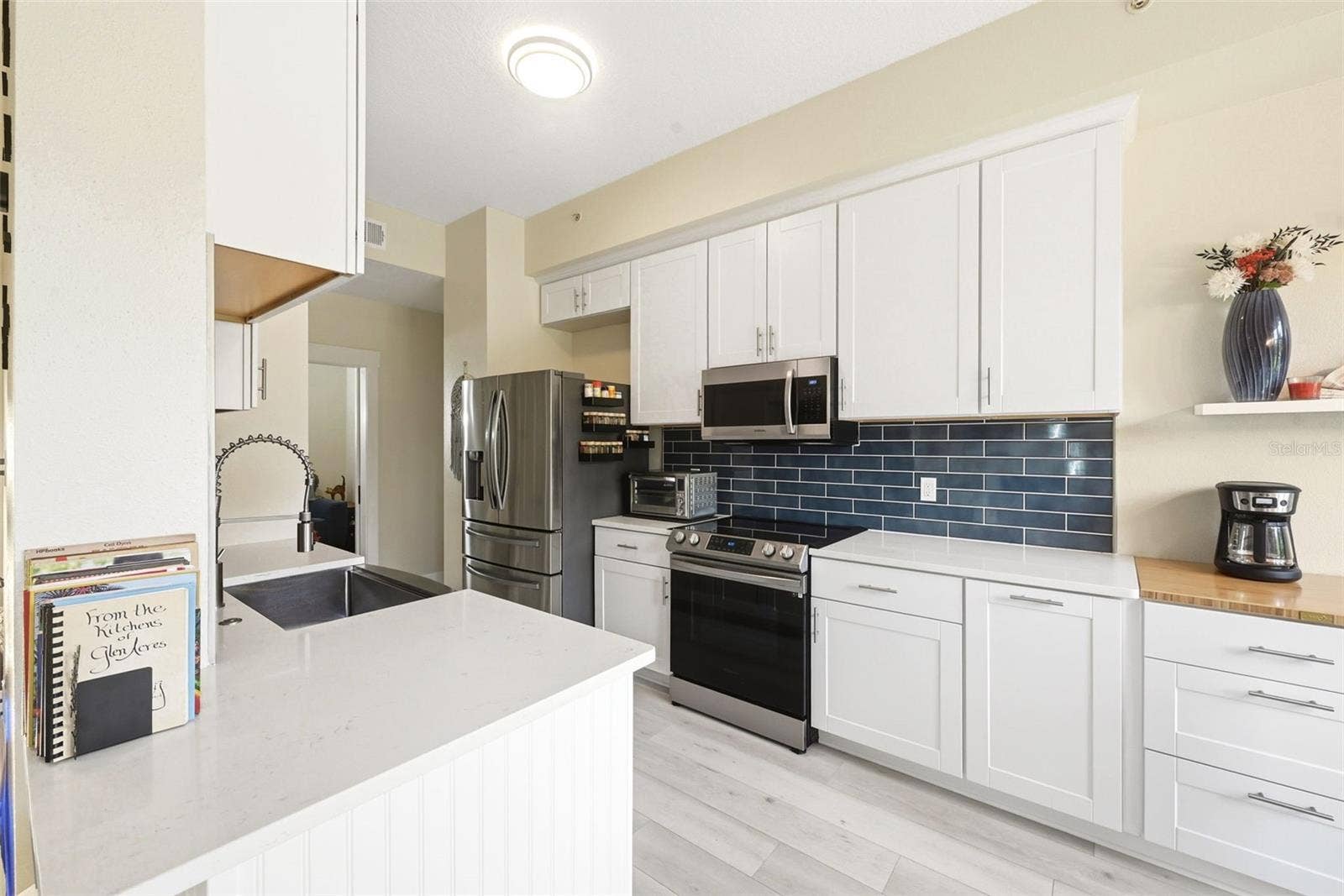 500 MIRASOL CIRCLE, #205, Celebration, FL 34747 Modern Kitchen - 42" Upgraded Cabinets