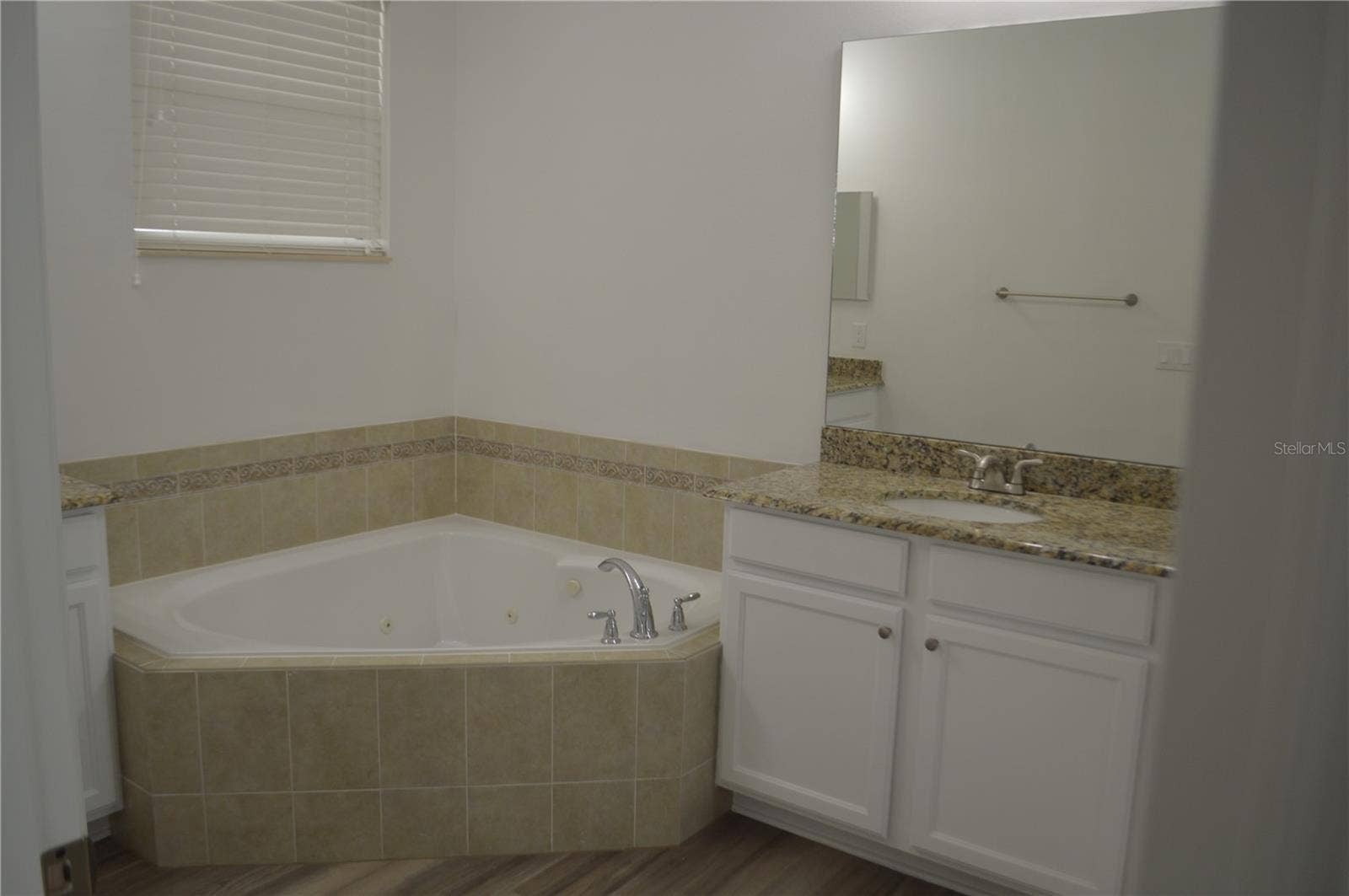 6828 HELMSLEY CIRCLE, Windermere, FL 34786 6828 HELMSLEY CIRCLE, Windermere, FL 34786