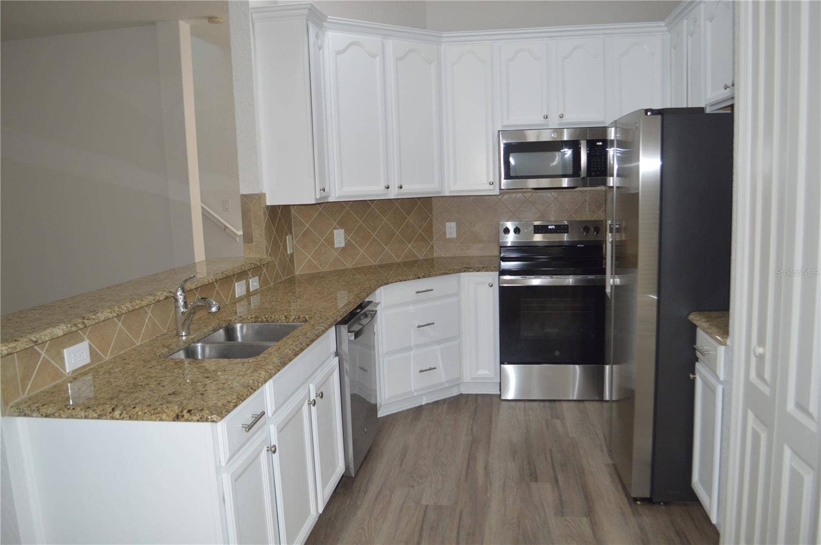 6828 HELMSLEY CIRCLE, Windermere, FL 34786 6828 HELMSLEY CIRCLE, Windermere, FL 34786