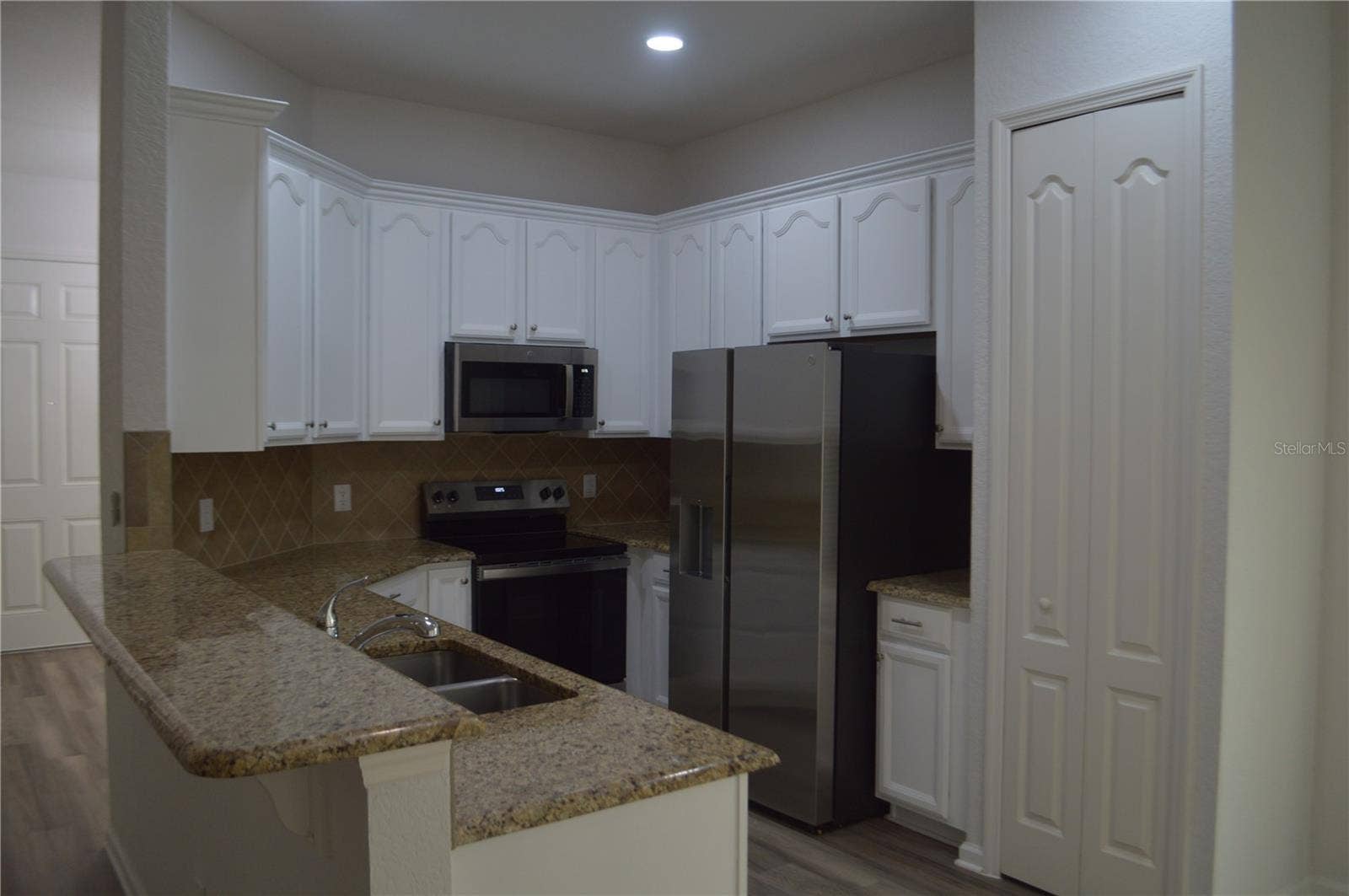 6828 HELMSLEY CIRCLE, Windermere, FL 34786 6828 HELMSLEY CIRCLE, Windermere, FL 34786