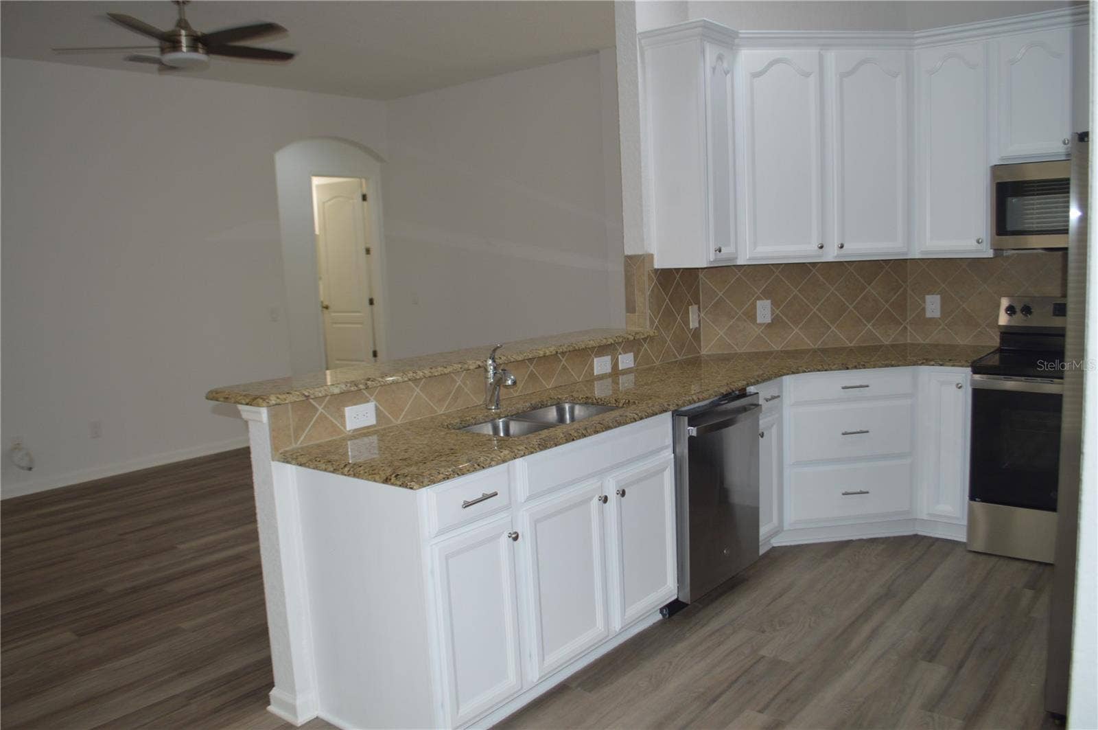 6828 HELMSLEY CIRCLE, Windermere, FL 34786 6828 HELMSLEY CIRCLE, Windermere, FL 34786