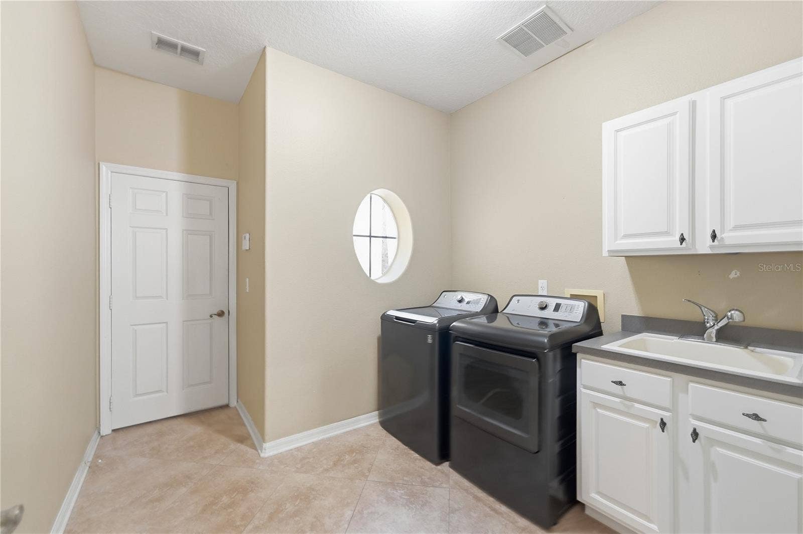 11457 SWIFT WATER CIRCLE, Orlando, FL 32817 11457 SWIFT WATER CIRCLE, Orlando, FL 32817