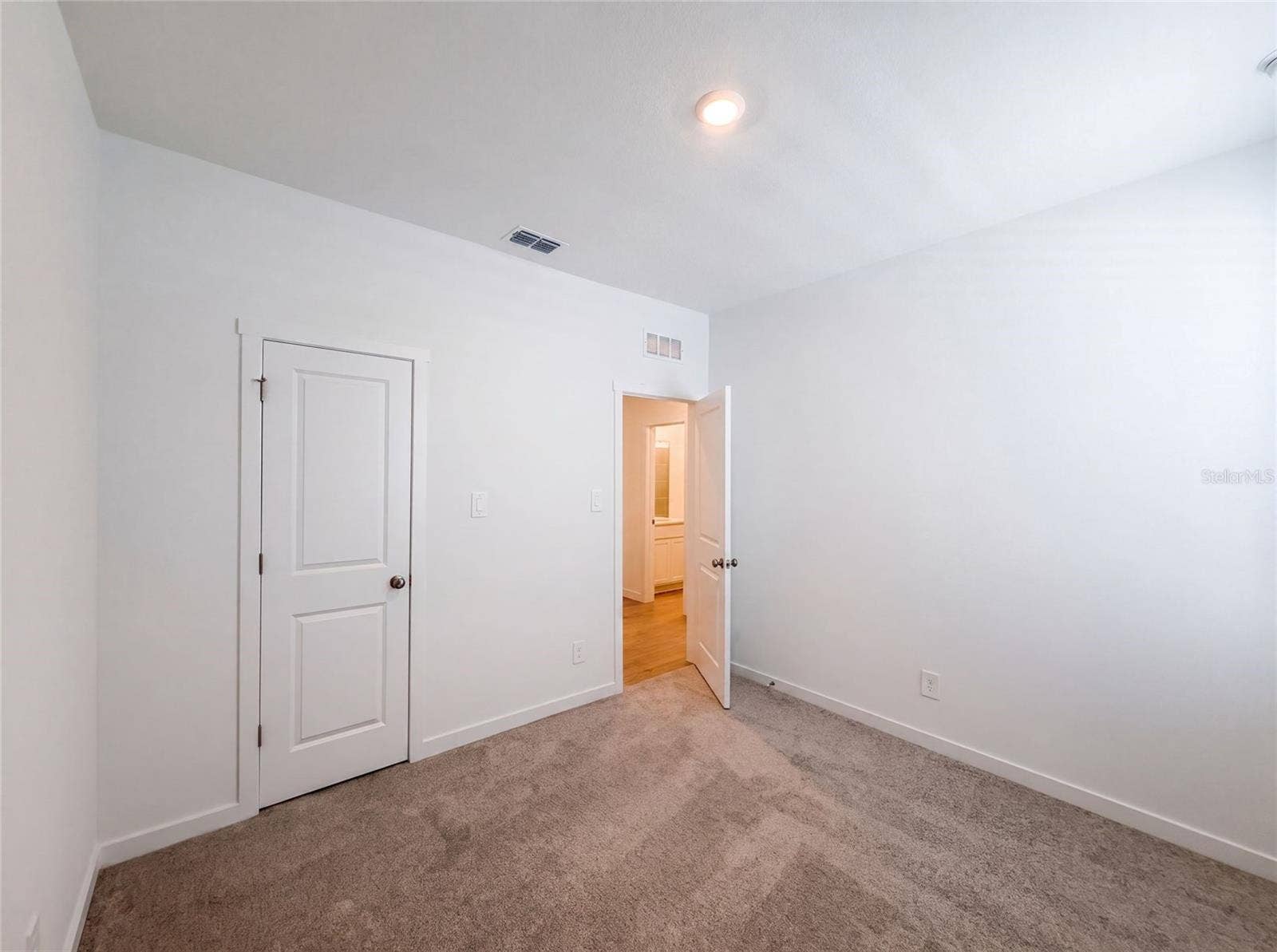 347 PUMA LOOP, Groveland, FL 34736 347 PUMA LOOP, Groveland, FL 34736
