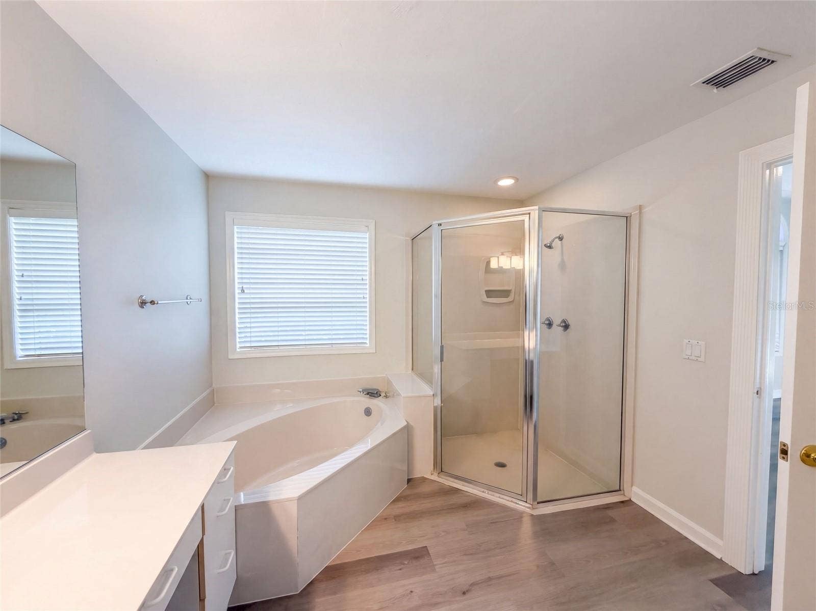 24 BAY POINTE DRIVE, Ormond Beach, FL 32174 24 BAY POINTE DRIVE, Ormond Beach, FL 32174