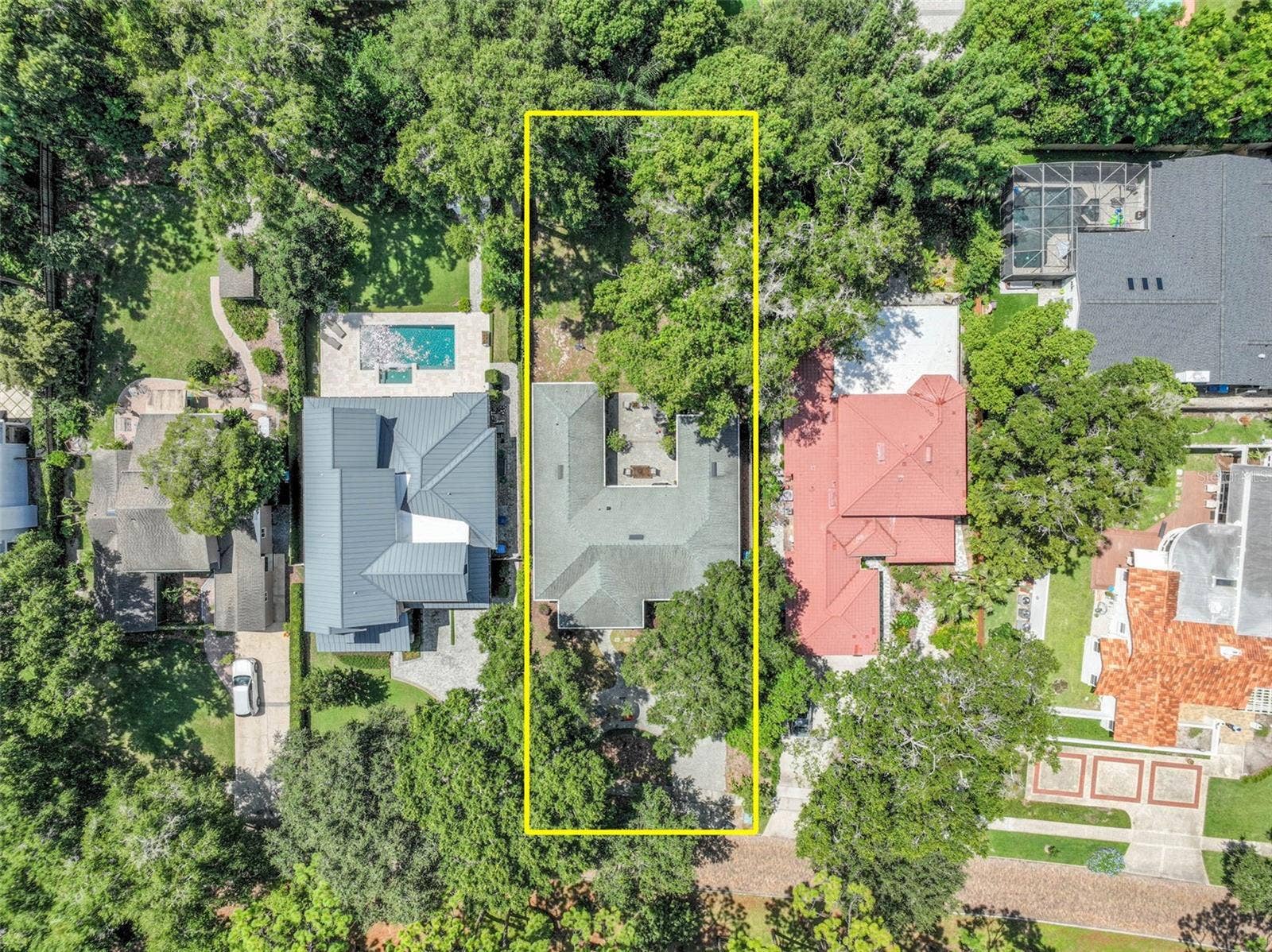 150 E READING WAY, Winter Park, FL 32789 Build your dream home on this 12,581sq.ft deep lot. The lot dimensions are; 67x185x67x190