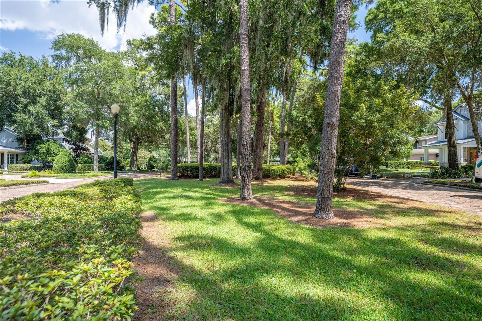 150 E READING WAY, Winter Park, FL 32789 Park across the street