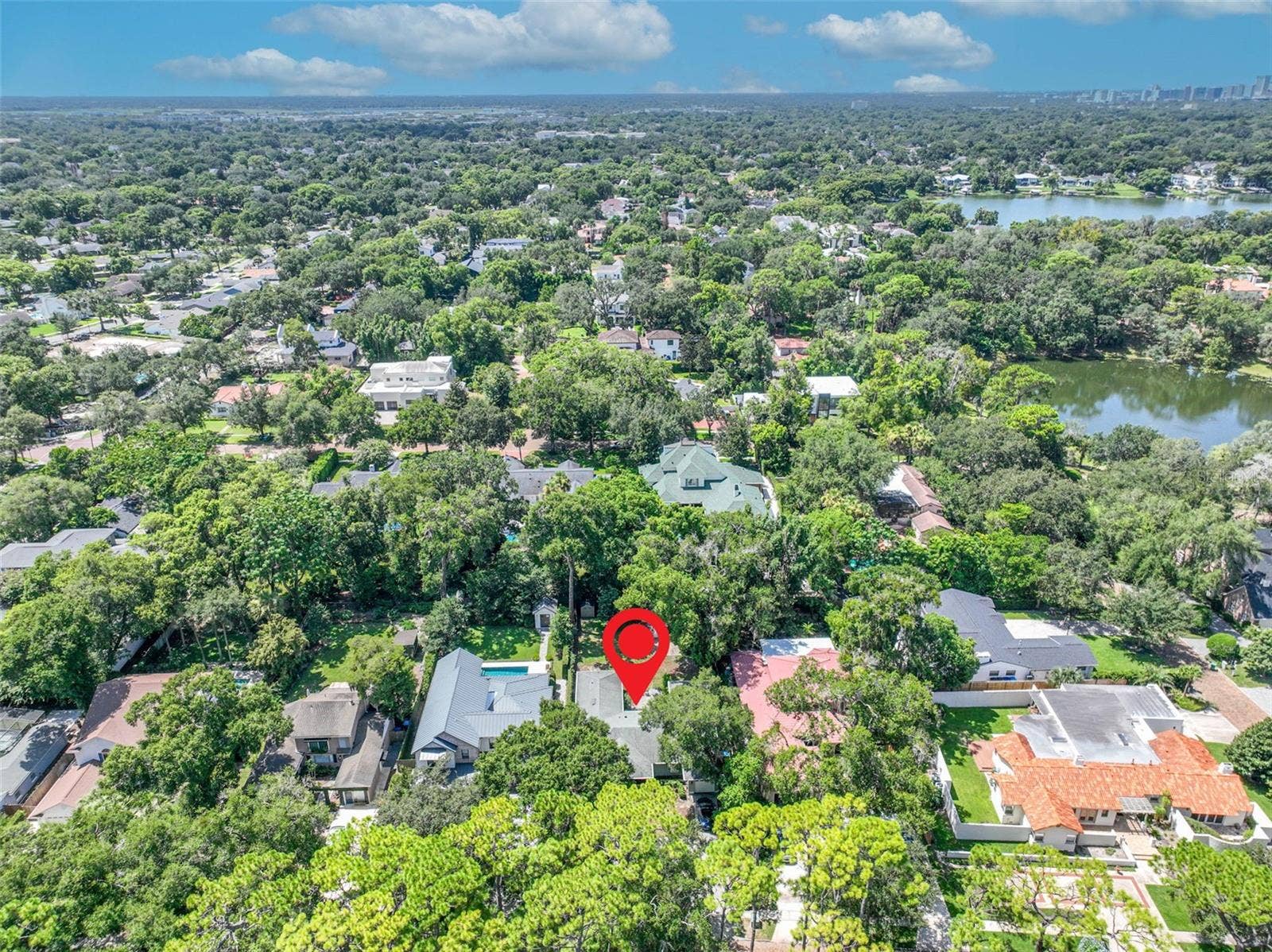 150 E READING WAY, Winter Park, FL 32789 Nestled between downtown Orlando, Orlando Health, Advent Health, the Dr. Phillips Center for the Performing Arts and all of the vibrant restaurants and shops located on Corrine Drive and Park Avenue