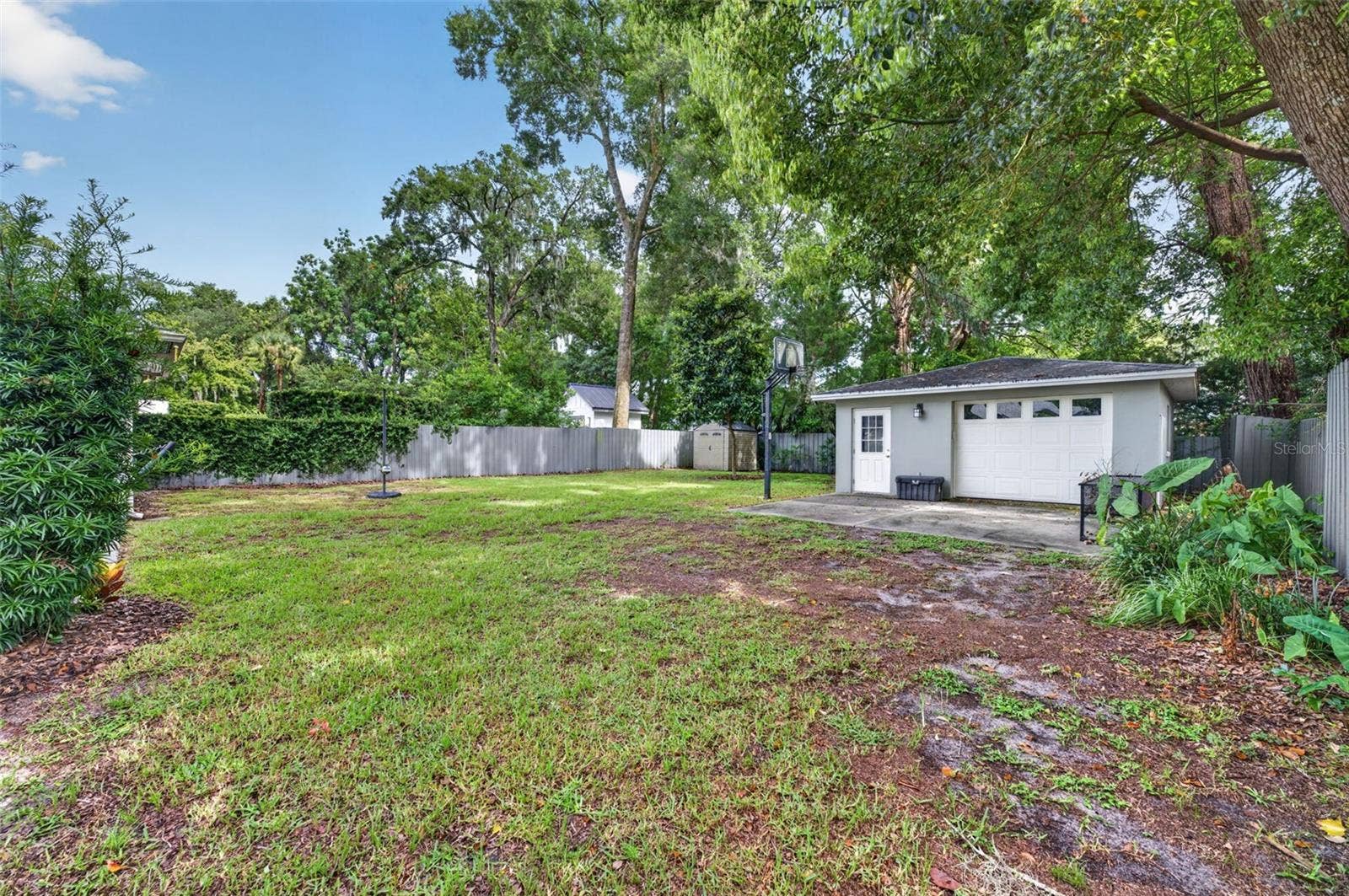 150 E READING WAY, Winter Park, FL 32789 Beautiful Majestic Oak Trees surround the property but would not interfere with building.