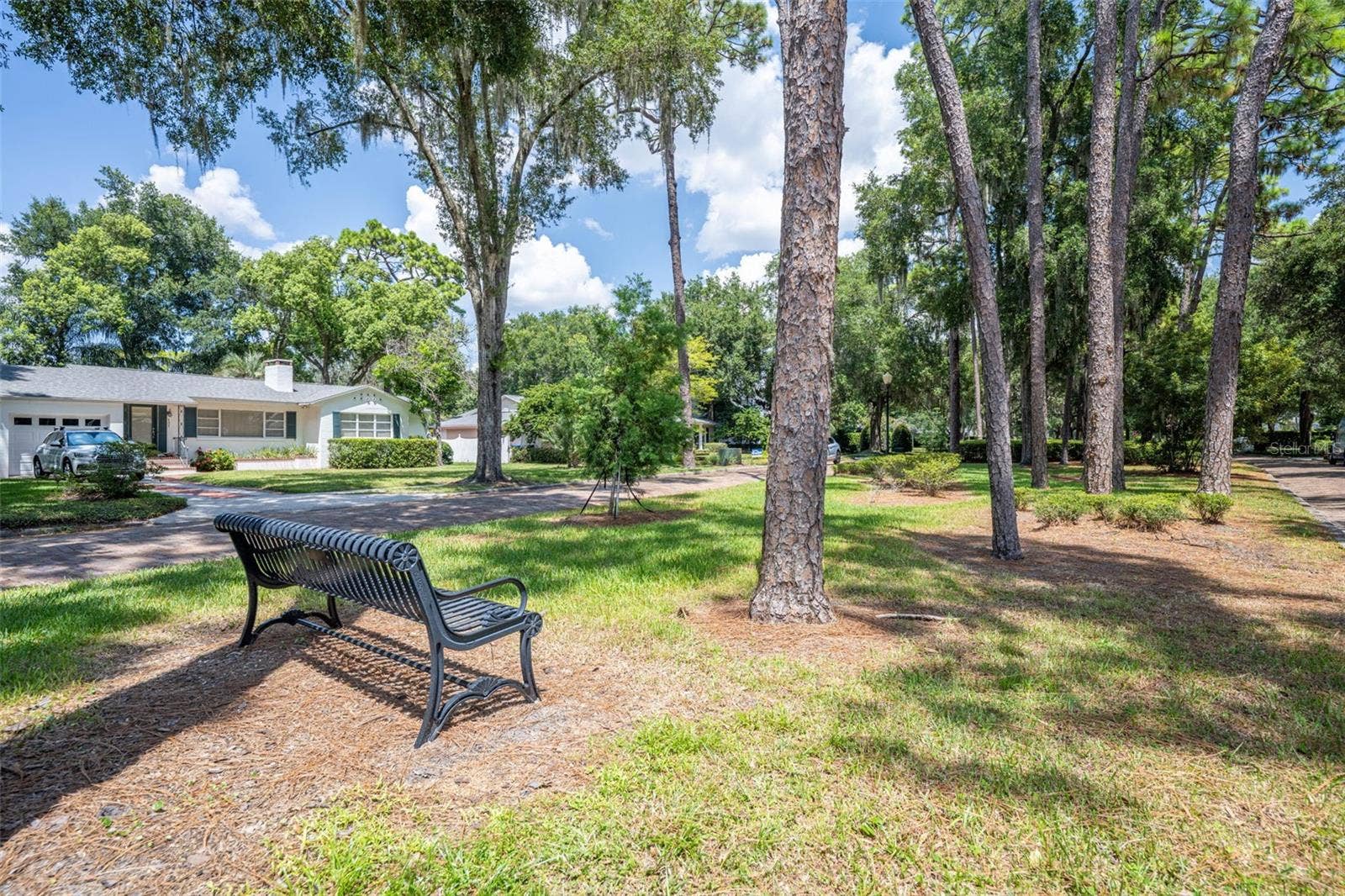 150 E READING WAY, Winter Park, FL 32789 Reading Way is an idyllic street with a serene park in the middle