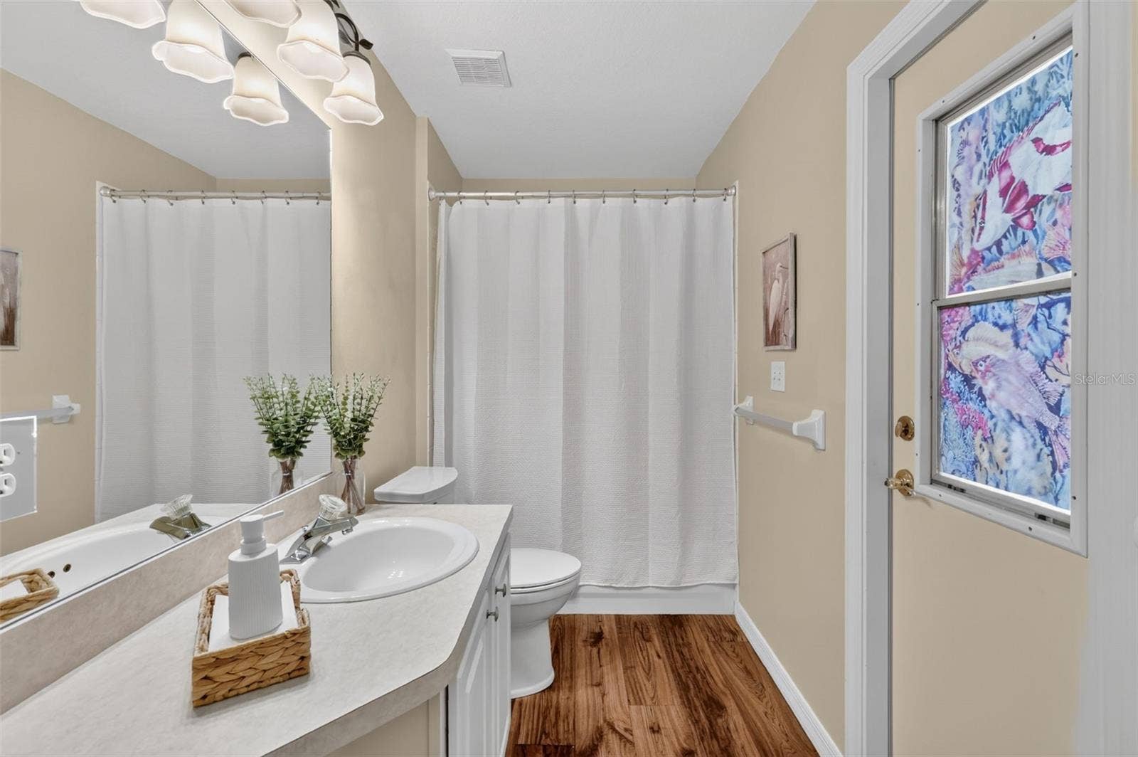 Bathroom / Pool Bath
