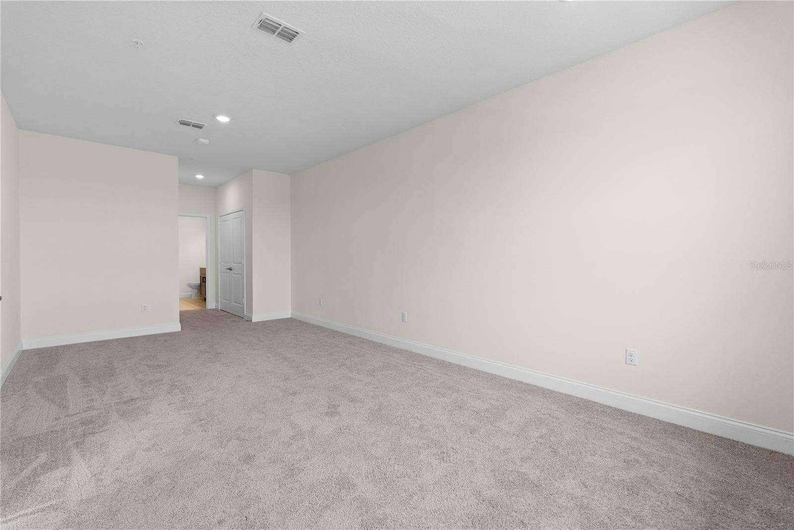 7545 LAUREATE BOULEVARD, #7404, Orlando, FL 32827 7545 LAUREATE BOULEVARD, #7404, Orlando, FL 32827