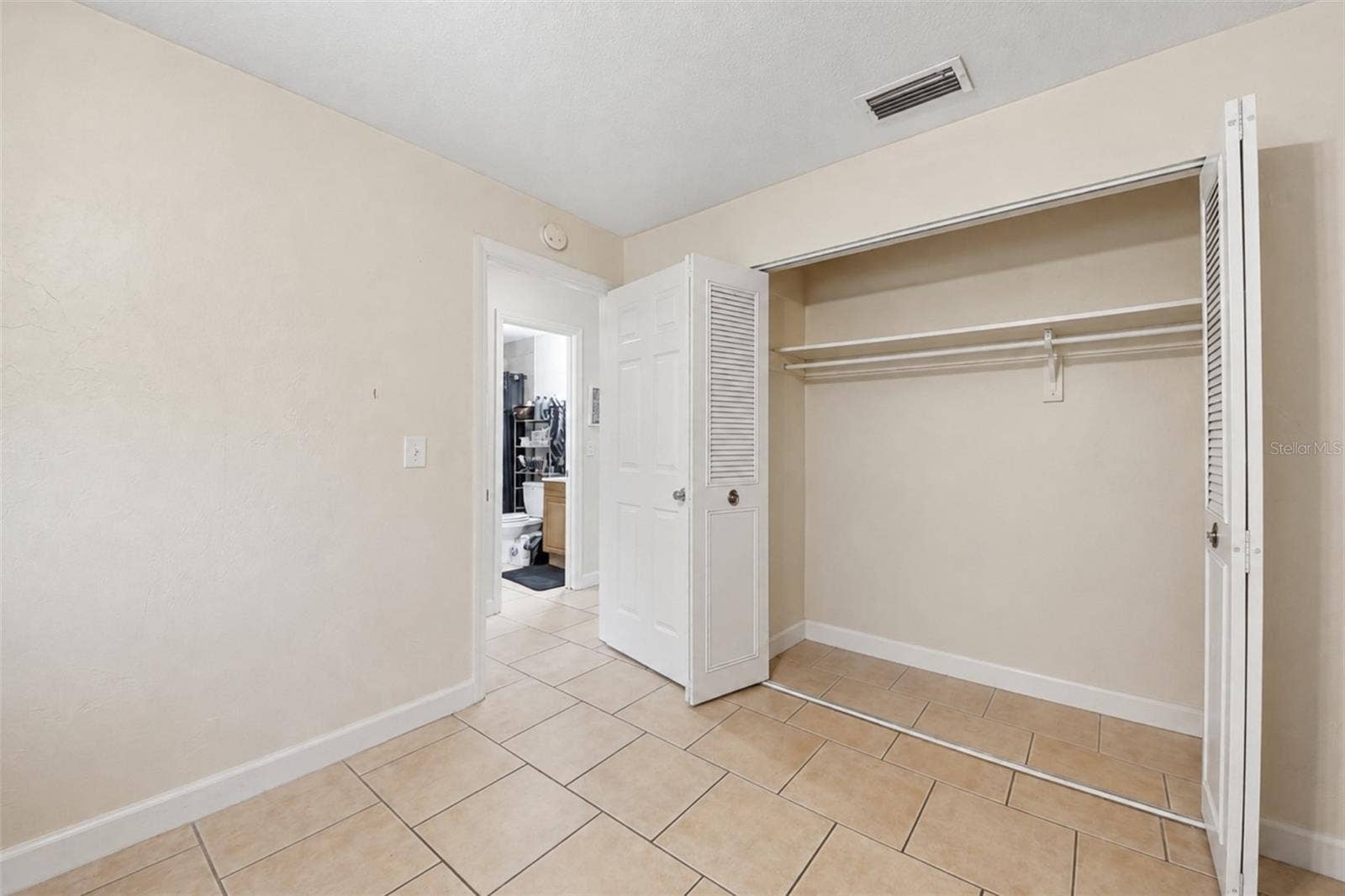 415 N HALIFAX AVENUE, #208, Daytona Beach, FL 32118