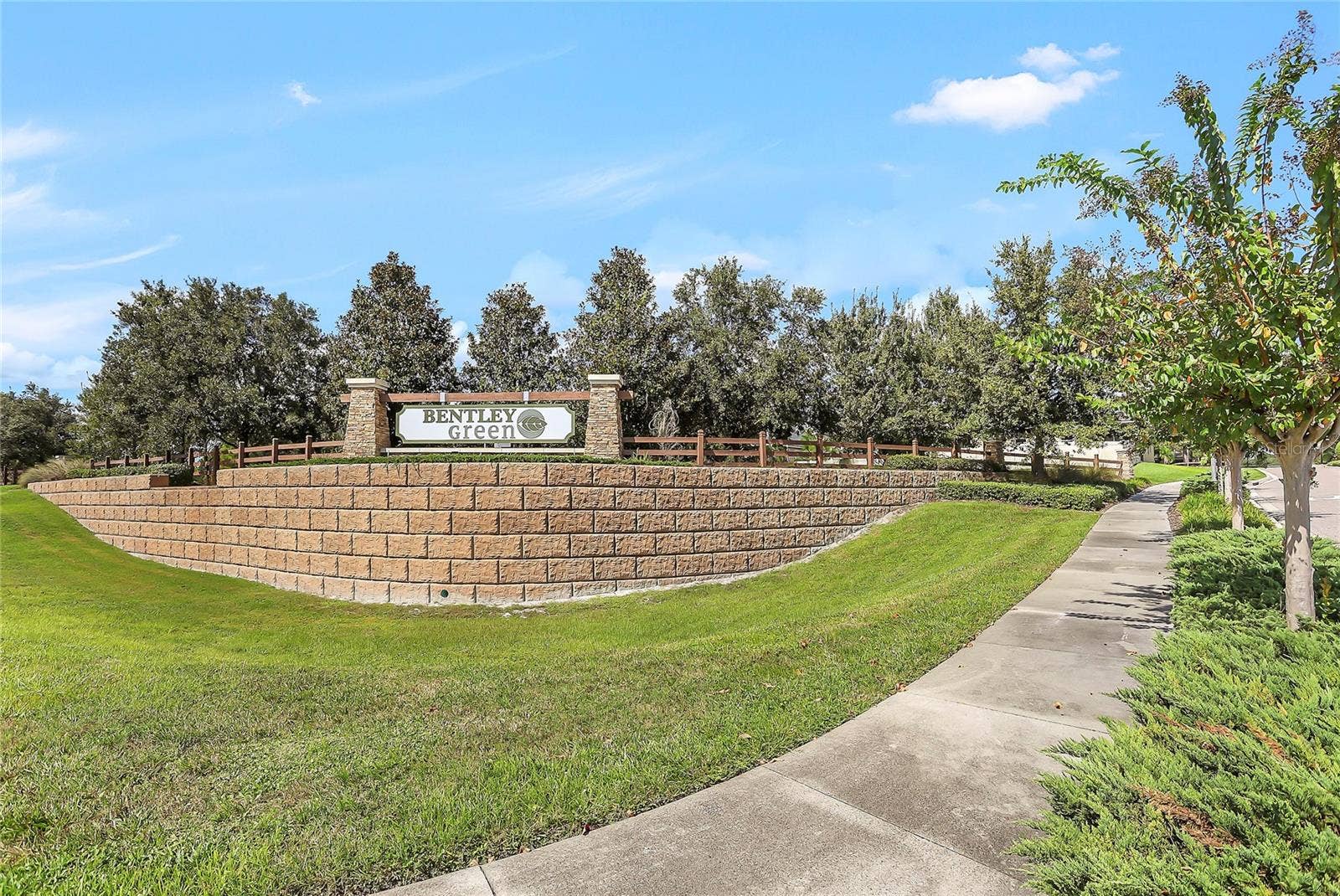2368 OXMOOR DRIVE, Deland, FL 32724 2368 OXMOOR DRIVE, Deland, FL 32724