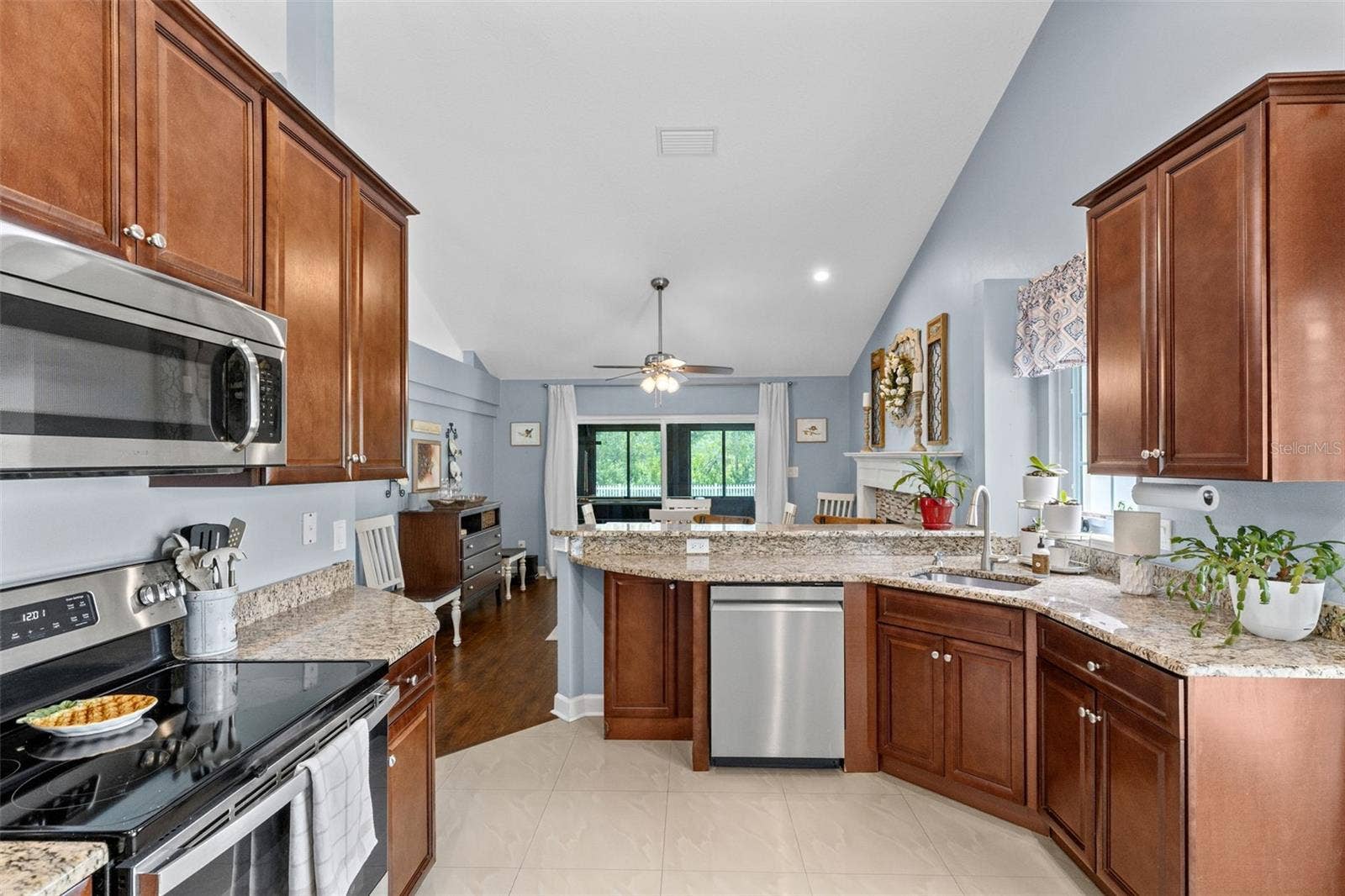 633 PUGH STREET, Lake Mary, FL 32746 633 PUGH STREET, Lake Mary, FL 32746