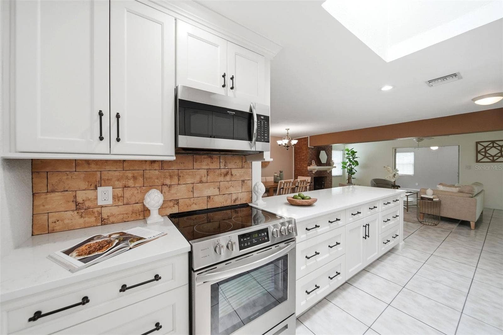 1540 E HORATIO AVENUE, Maitland, FL 32751 Open kitchen concept.