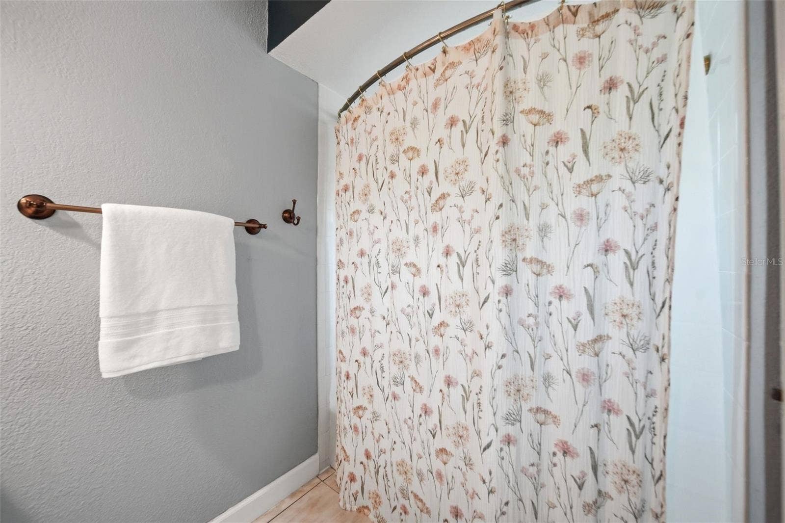 1540 E HORATIO AVENUE, Maitland, FL 32751 Primary bathroom.
