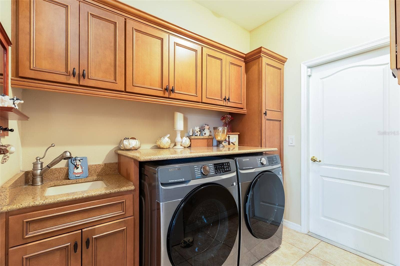 5314 CHISWICK CIRCLE, Belle Isle, FL 32812 Laundry
