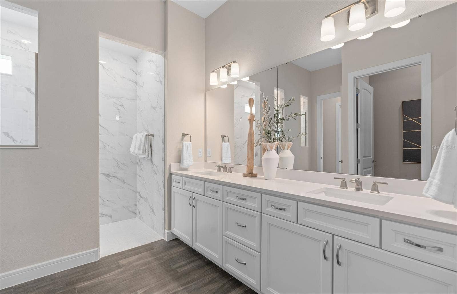15000 CANOPY COVER DRIVE, Winter Garden, FL 34787 Model Home Design Only. Pictures and furnishings are for illustrative purposes only. Elevations, colors and options may vary. Furniture is for model home staging only.