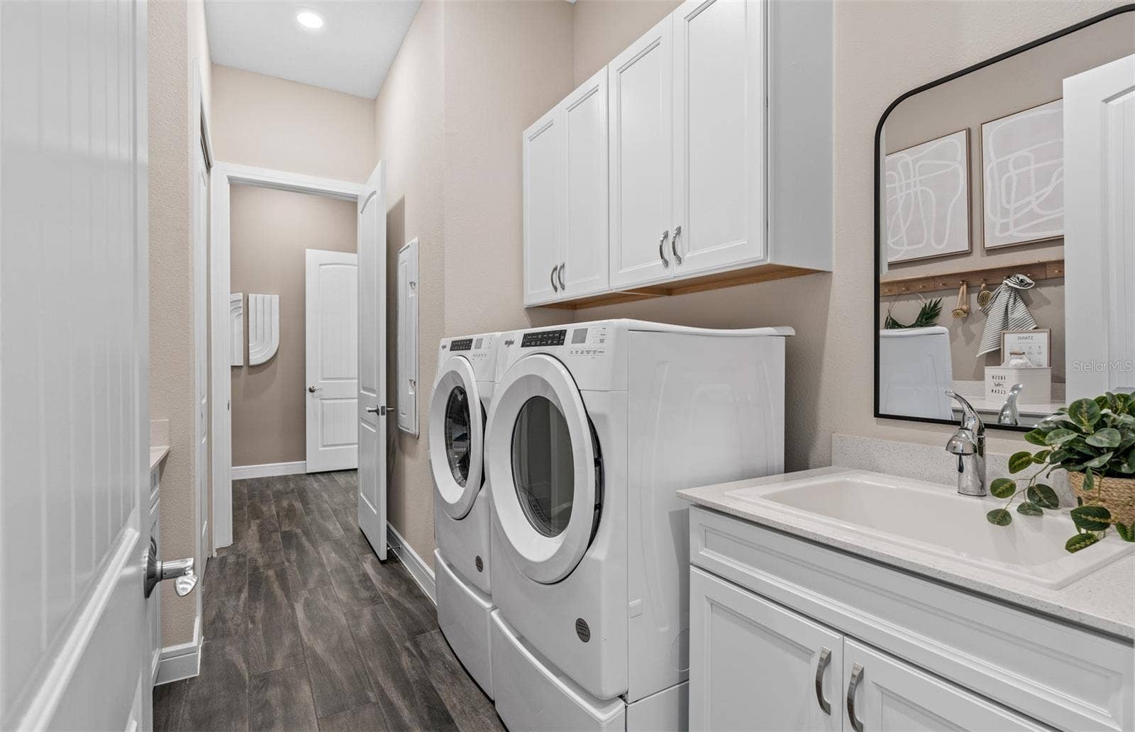 15000 CANOPY COVER DRIVE, Winter Garden, FL 34787 Model Home Design Only. Pictures and furnishings are for illustrative purposes only. Elevations, colors and options may vary. Furniture is for model home staging only.