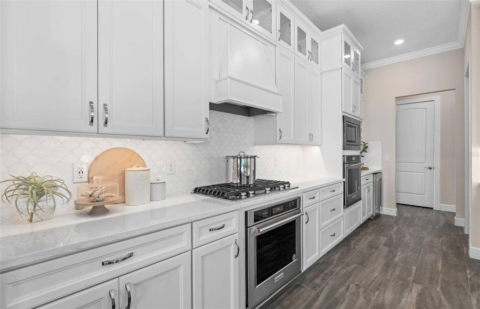 15000 CANOPY COVER DRIVE, Winter Garden, FL 34787 Model Home Design Only. Pictures and furnishings are for illustrative purposes only. Elevations, colors and options may vary. Furniture is for model home staging only.