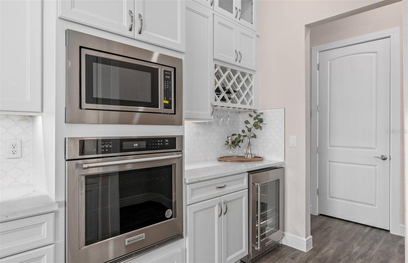 15000 CANOPY COVER DRIVE, Winter Garden, FL 34787 Model Home Design Only. Pictures and furnishings are for illustrative purposes only. Elevations, colors and options may vary. Furniture is for model home staging only.