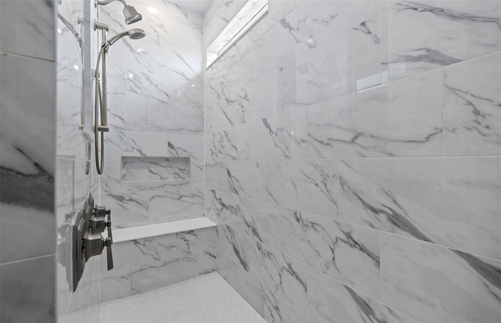 15000 CANOPY COVER DRIVE, Winter Garden, FL 34787 Model Home Design Only. Pictures and furnishings are for illustrative purposes only. Elevations, colors and options may vary. Furniture is for model home staging only.