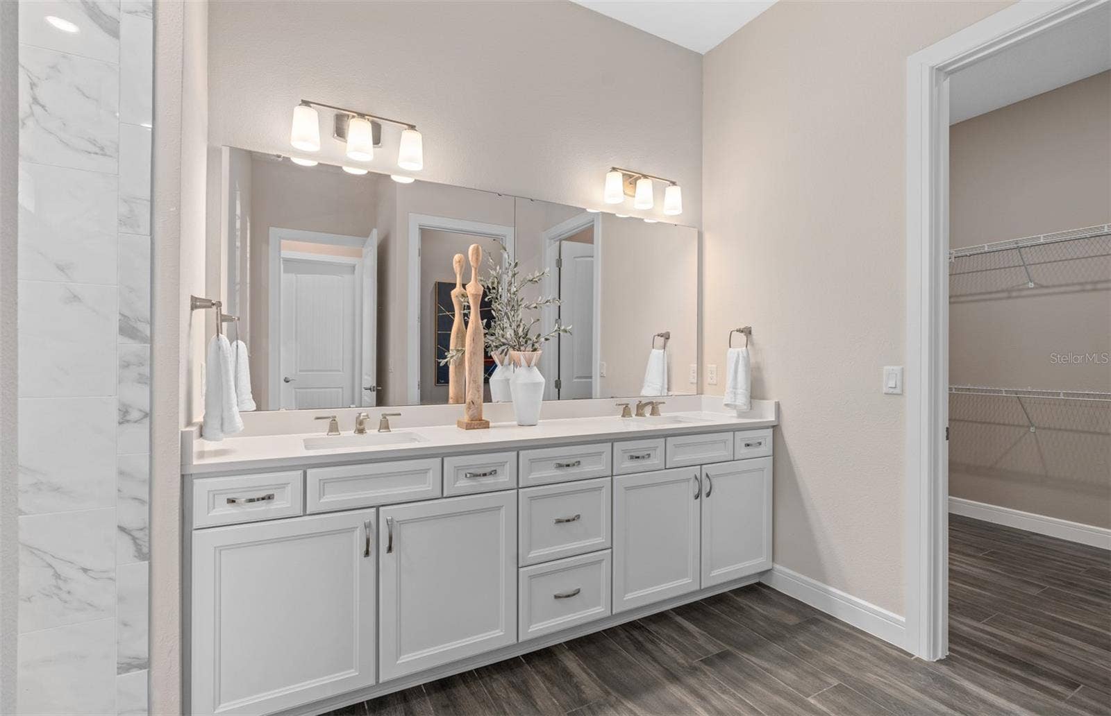 15000 CANOPY COVER DRIVE, Winter Garden, FL 34787 Model Home Design Only. Pictures and furnishings are for illustrative purposes only. Elevations, colors and options may vary. Furniture is for model home staging only.